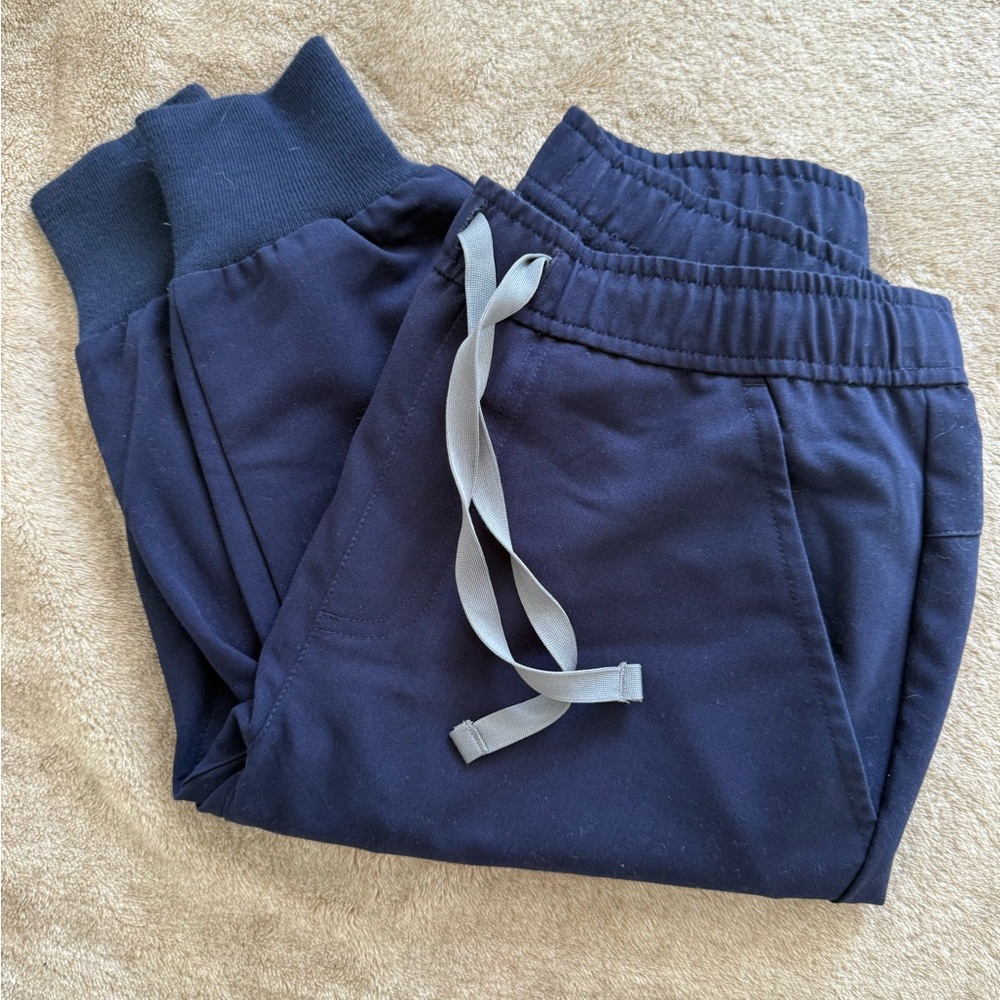 Figs Men's Navy Joggers with Gray Drawstring